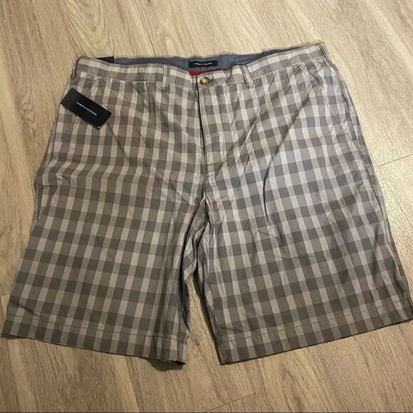NWT Tommy Hilfiger striped shorts 40W classic fit - Picture 1 of 7